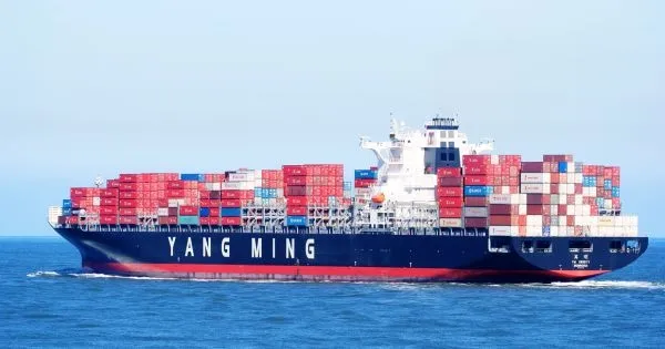 Container-ship-of-Yang-Ming
