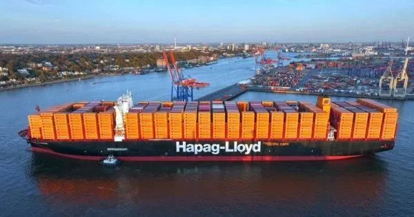 Hapag-Lloyd-vessel