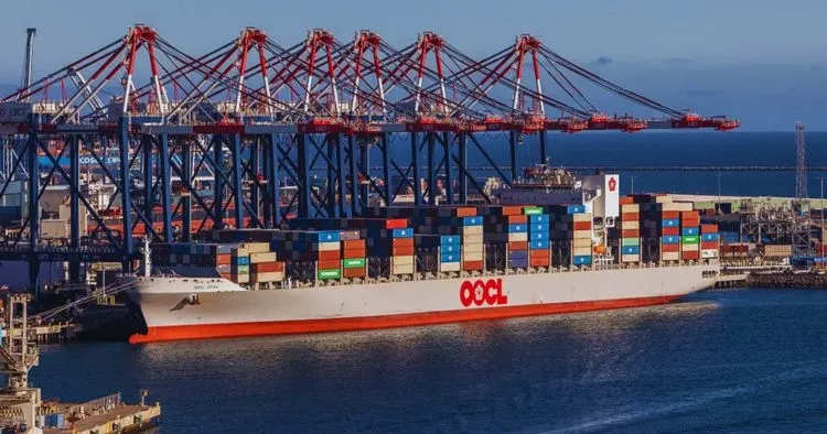 OOCL vessel