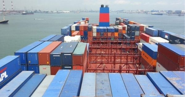 van-chuyen-hang-hoa-bang-tau-container